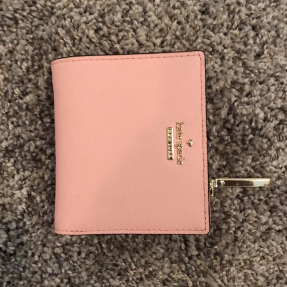 Kate space wallet- excellent condition